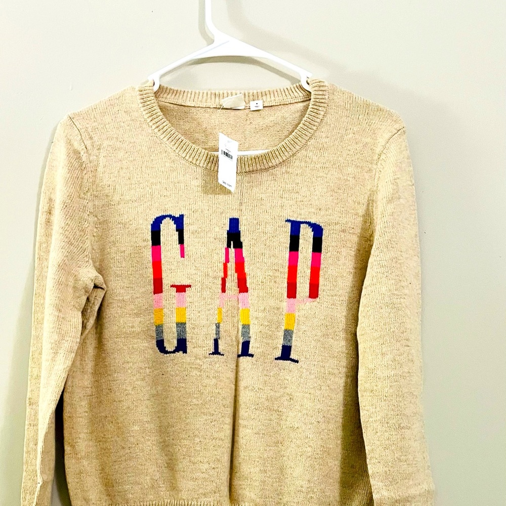 GAP logo sweater| Brand new